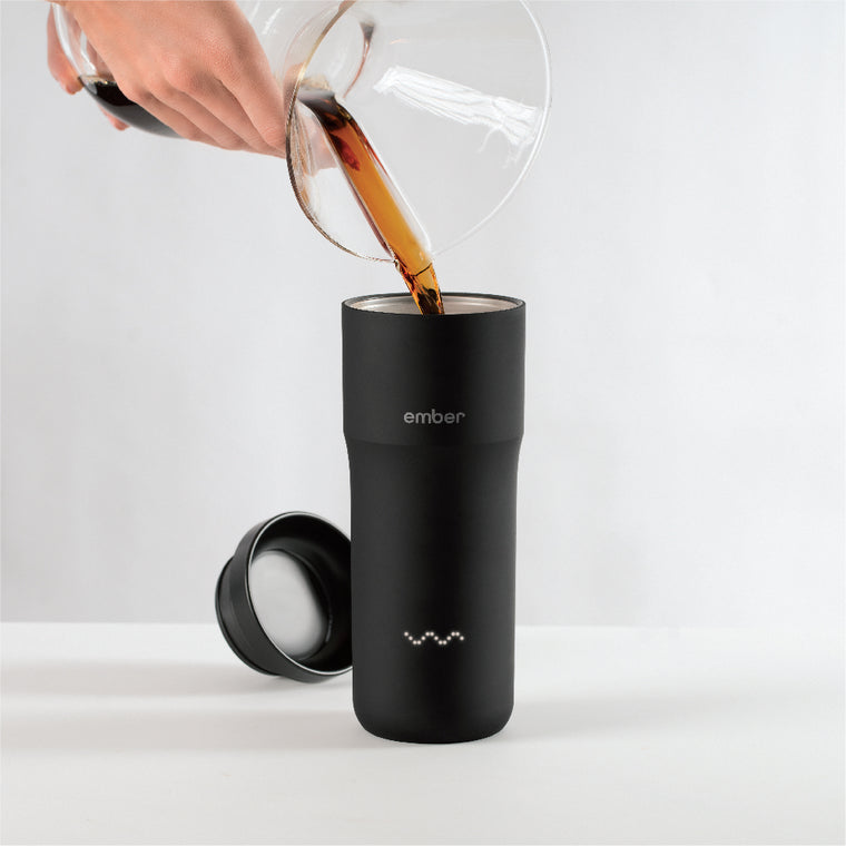 Ember Mug, la tasse connectée qui optimise la dégustation du café (iPhone  non contractuel)